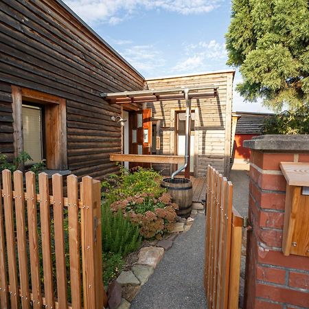 Haus Unterm Mammutbaum - Elberadweg Lägenhet Magdeburg Exteriör bild